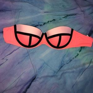 VS Peach/pink colored bikini top🍑